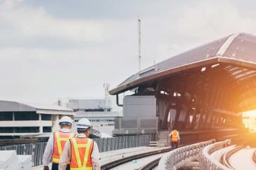 Infrastrutture: più investimenti in trasporti ed energia. Giovani italiani positivi su PA